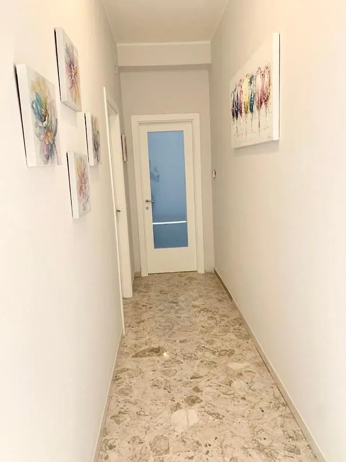 Apartment Savoia Bari 0*,