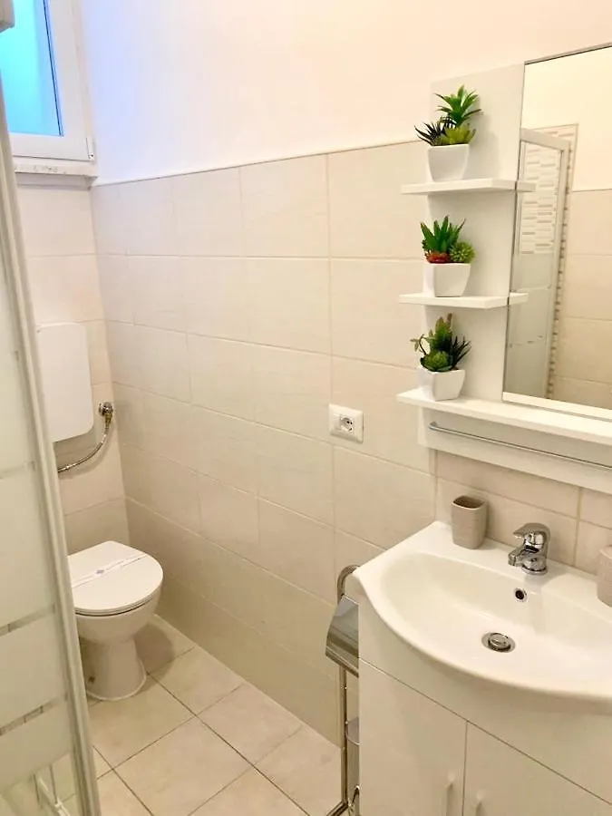 Apartment Savoia Bari 0*,  Italia